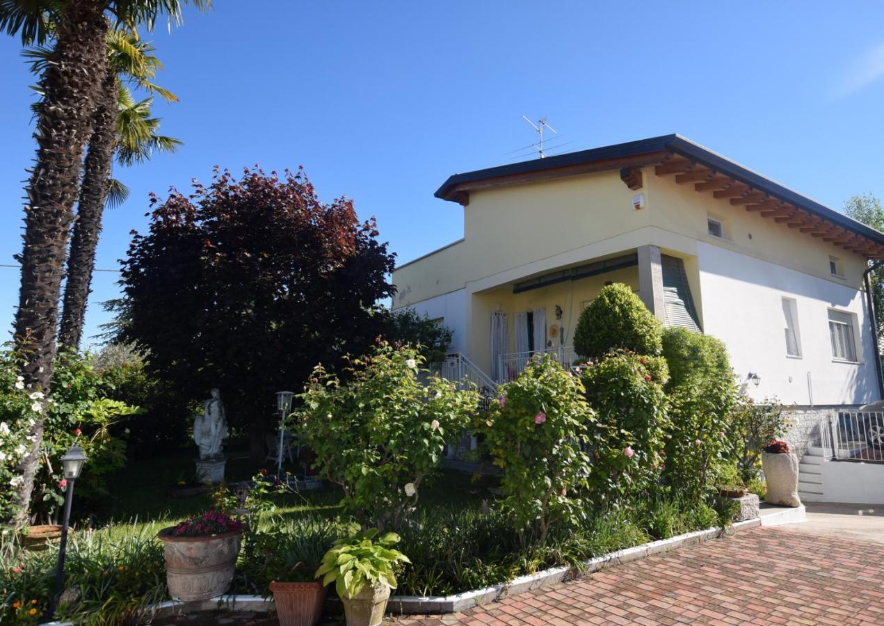 Villa Le Fate Dimora Di Charme Con Piscina Lazise Exterior photo